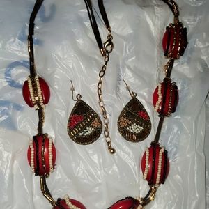 Gorgeous CHICOS necklace and earrings set